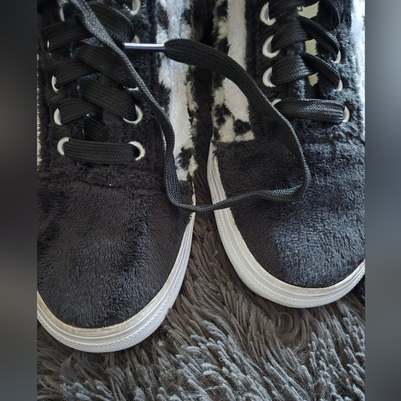 VANS | Sherpa Black and White Checkerboard Sneakers Sz 7.5 M / 9 W - Picture 2 of 7